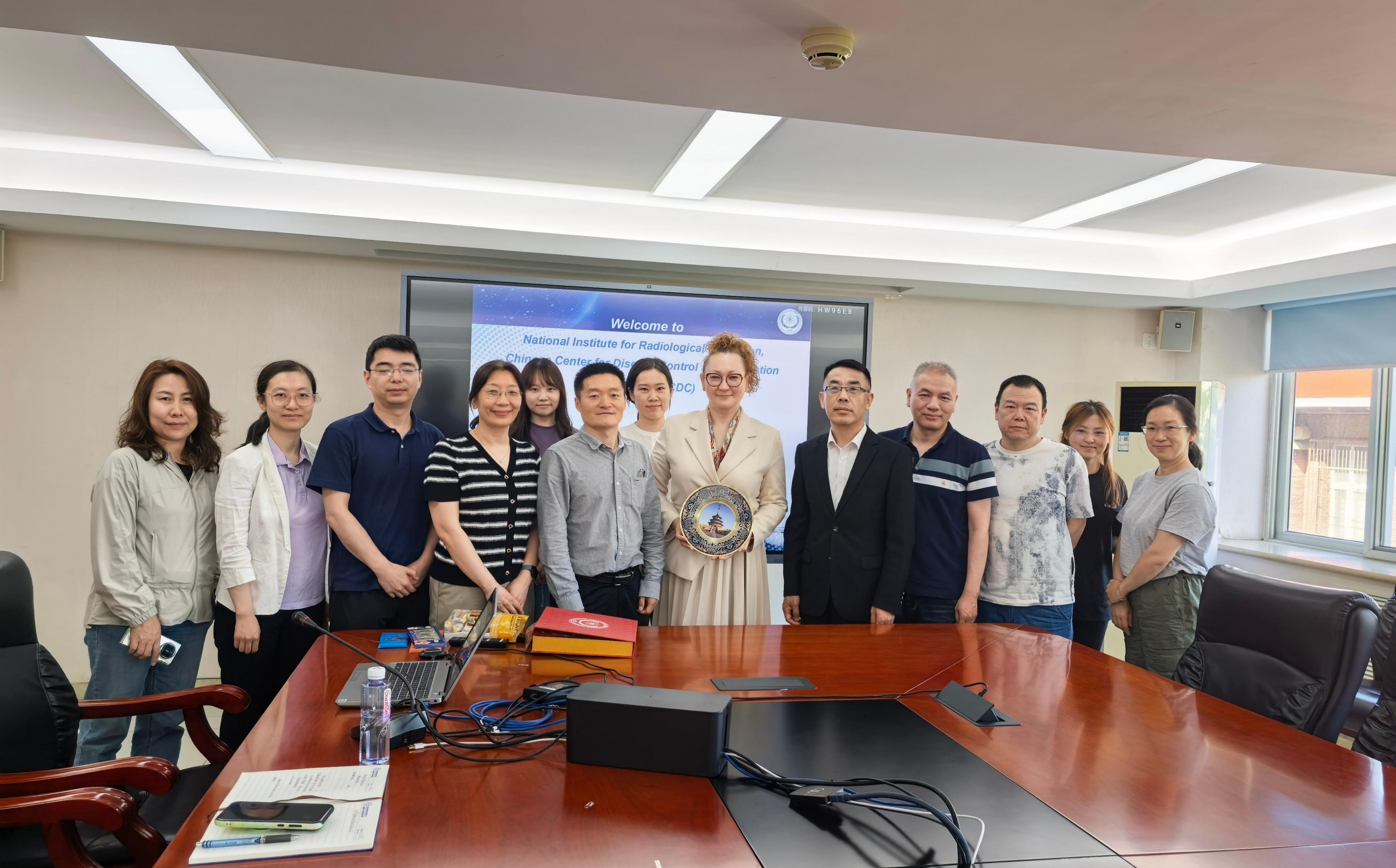 哈萨克斯坦外宾Laura Kenzhina女士访问辐射安全所