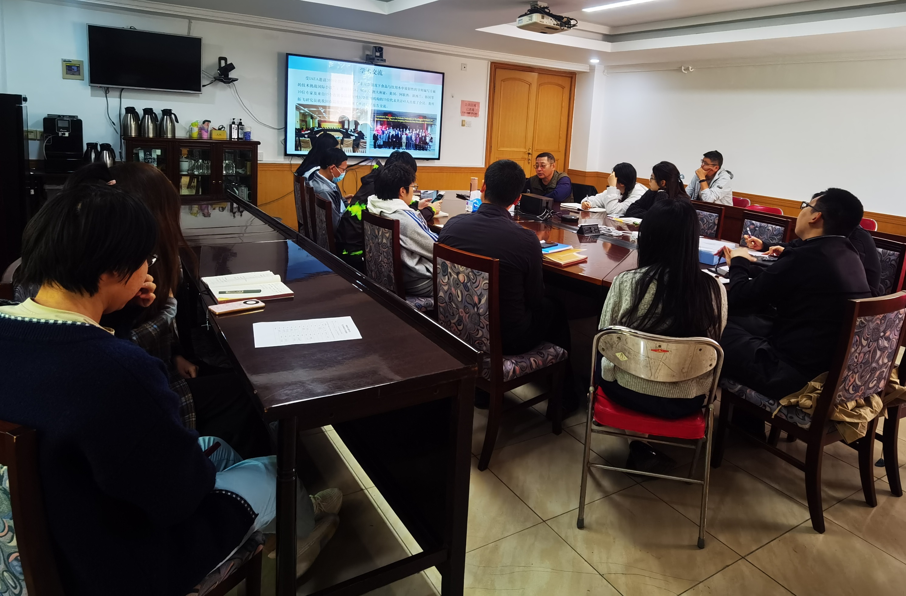 辐射安全所第三青年理论学习小组开展“立足本职岗位，做好放...